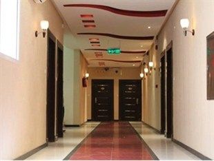 होटल के अलावा Merfal Al Falah Riyadh